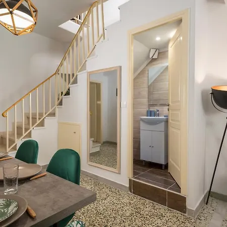 Crescendo House Apartment